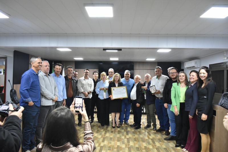 Câmara Municipal de Laranjeiras do Sul homenageia Indústria Mate Laranjeiras com Moção de Aplausos